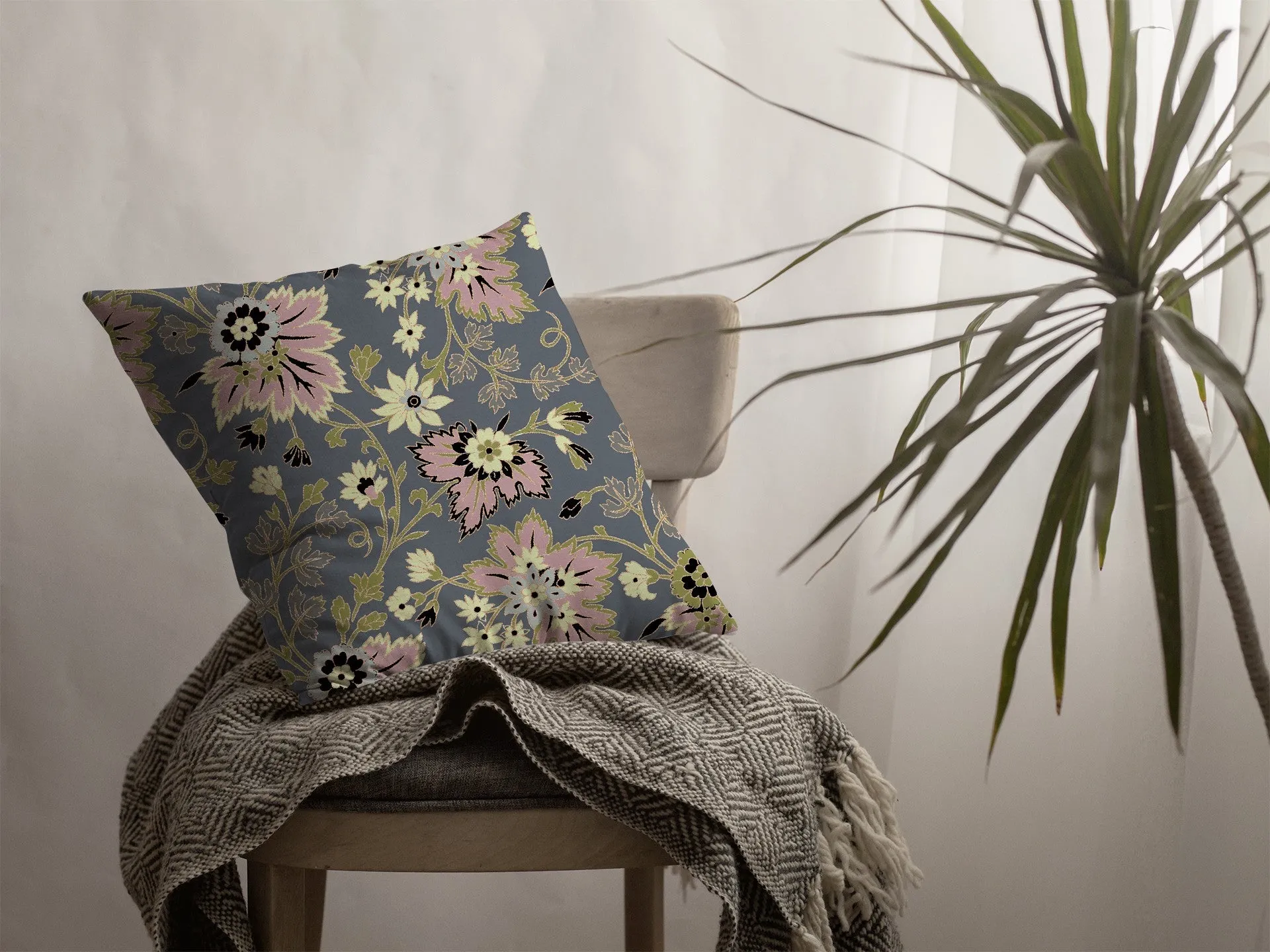26” Gray Pink Jacobean Indoor Outdoor Zippered Throw Pillow