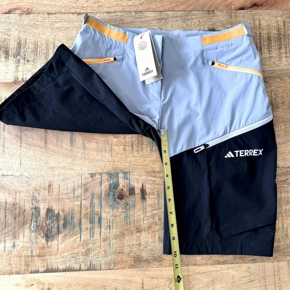 adidas Women's Xperior Hiking Shorts Size Small