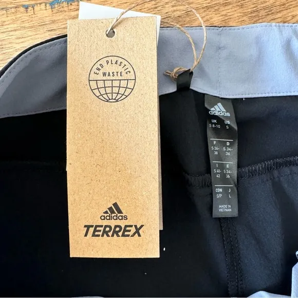 adidas Women's Xperior Hiking Shorts Size Small