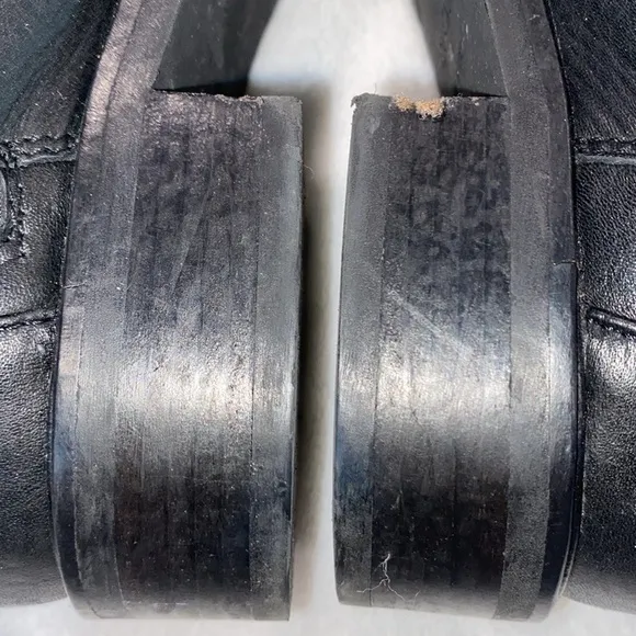 Aquatalia Bree water resistant black leather bootie women size 6.5