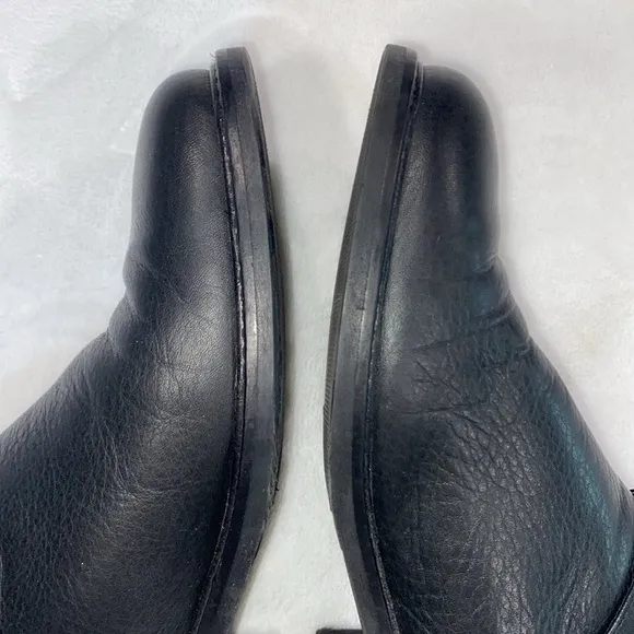 Aquatalia Bree water resistant black leather bootie women size 6.5
