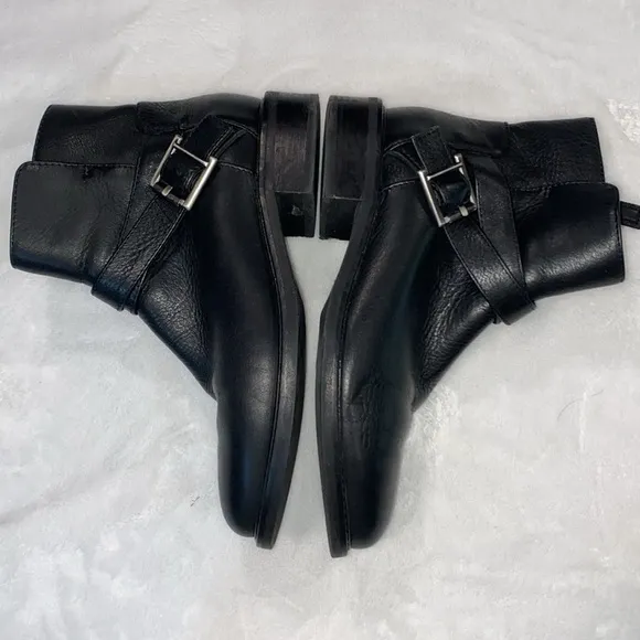 Aquatalia Bree water resistant black leather bootie women size 6.5