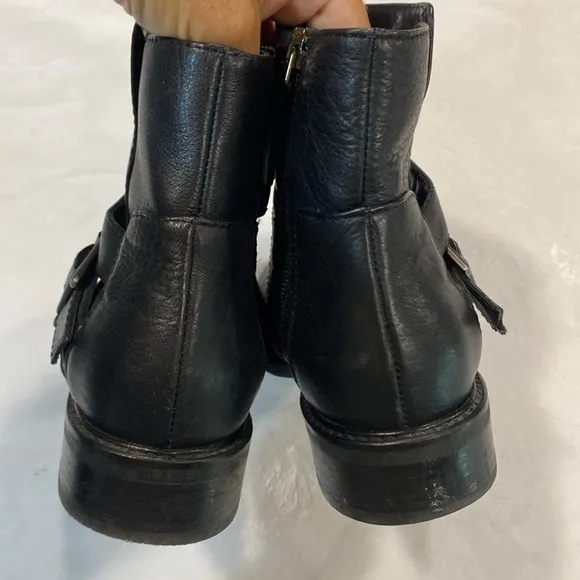 Aquatalia Bree water resistant black leather bootie women size 6.5
