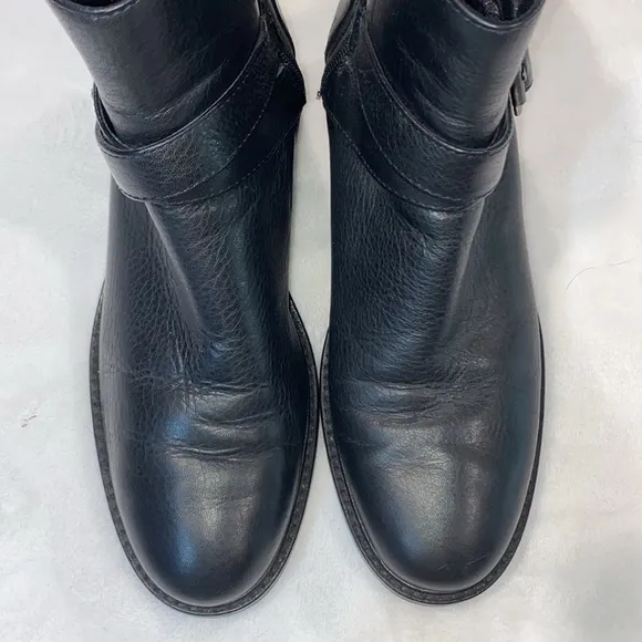 Aquatalia Bree water resistant black leather bootie women size 6.5