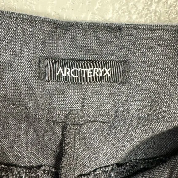 Arc'Teryx Womens Reia Outdoor Hiking Skirt in Graphite Grey Size 8
