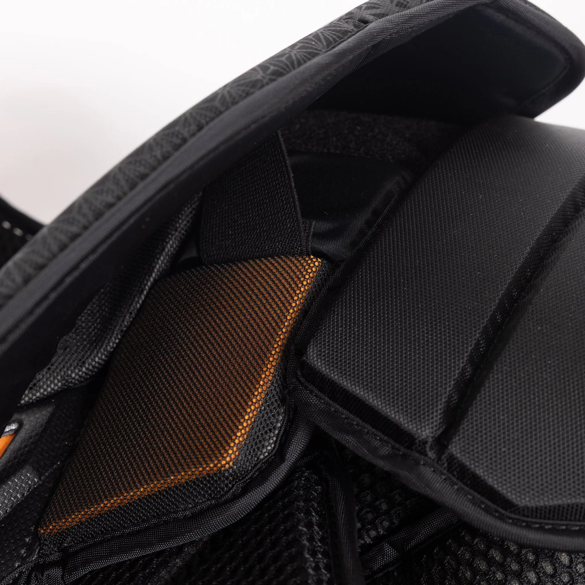 CCM Extreme Flex 6 Senior Chest & Arm Protector