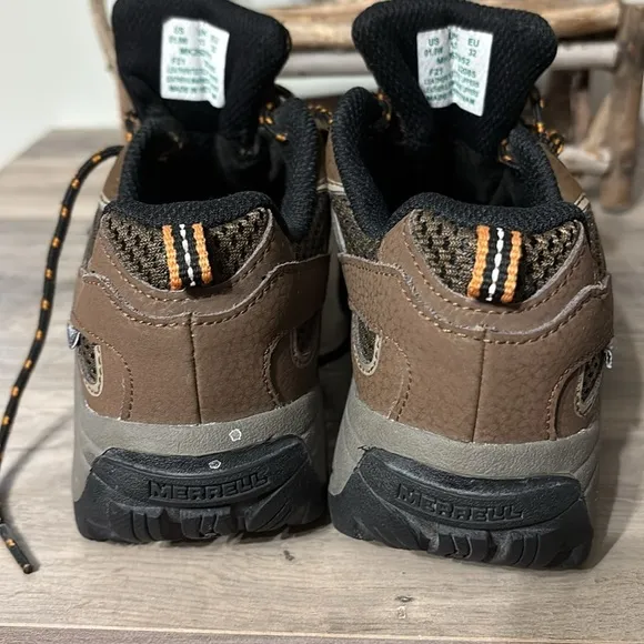 EUC Merrell Kid's 1 W Moab 2 Low Lace Waterproof Hiking Sneaker