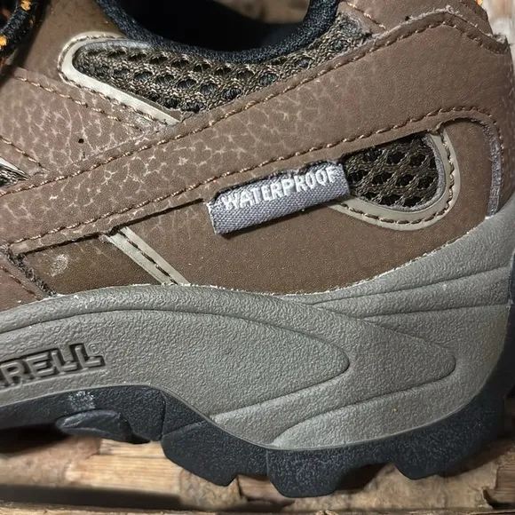 EUC Merrell Kid's 1 W Moab 2 Low Lace Waterproof Hiking Sneaker