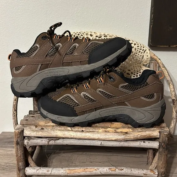 EUC Merrell Kid's 1 W Moab 2 Low Lace Waterproof Hiking Sneaker