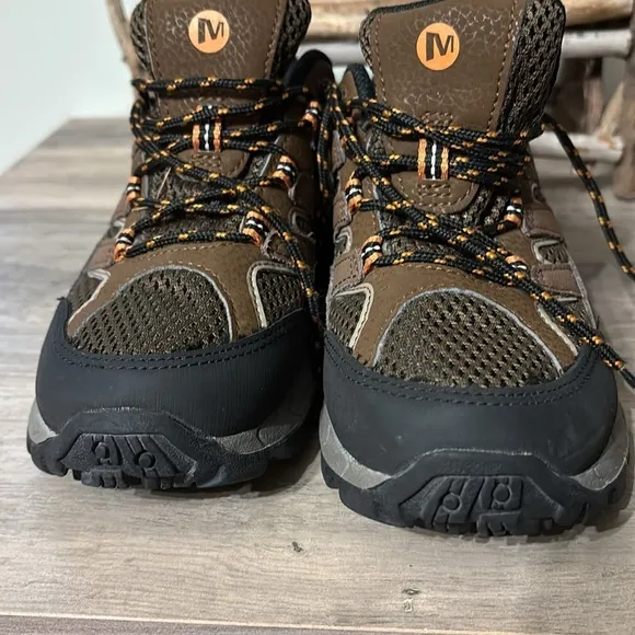 EUC Merrell Kid's 1 W Moab 2 Low Lace Waterproof Hiking Sneaker