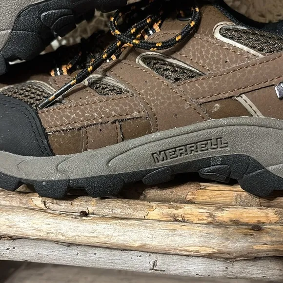 EUC Merrell Kid's 1 W Moab 2 Low Lace Waterproof Hiking Sneaker