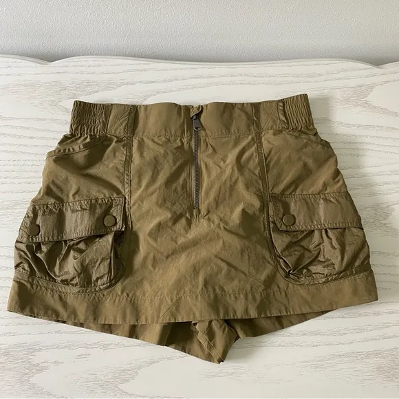 Free People NWOT Thru Hiker Short in Oregano $78 Retail Women’s Size S