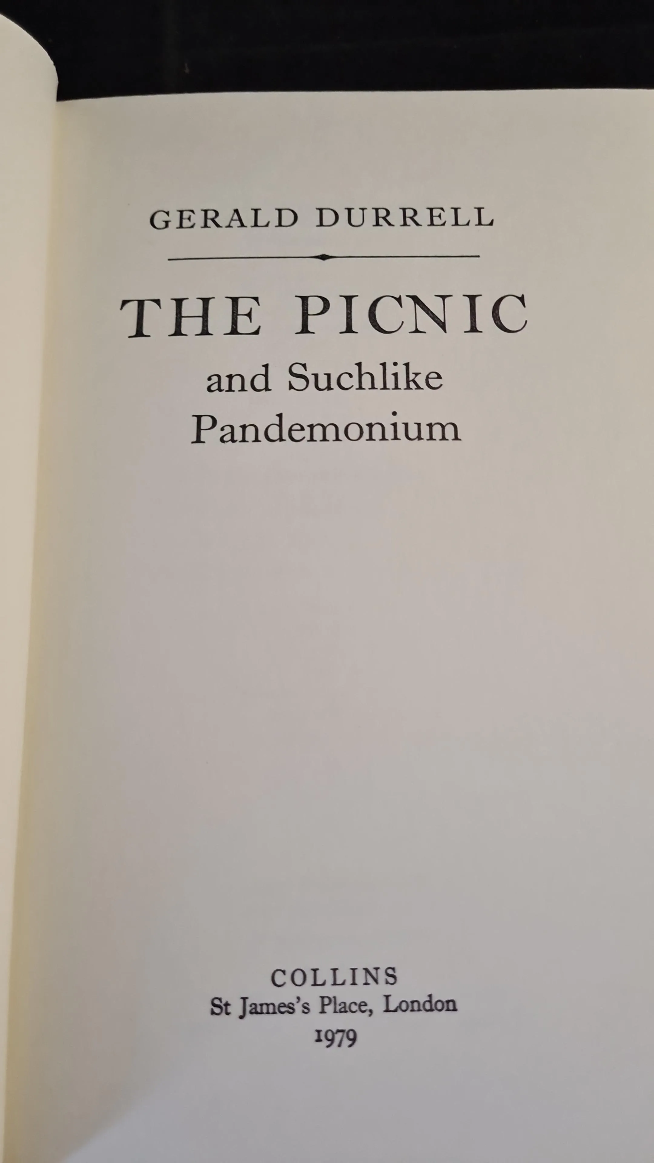 Gerald Durrell - The Picnic & Suchlike Pandemonium, Collins, 1979, 1st, Signed, Doodle