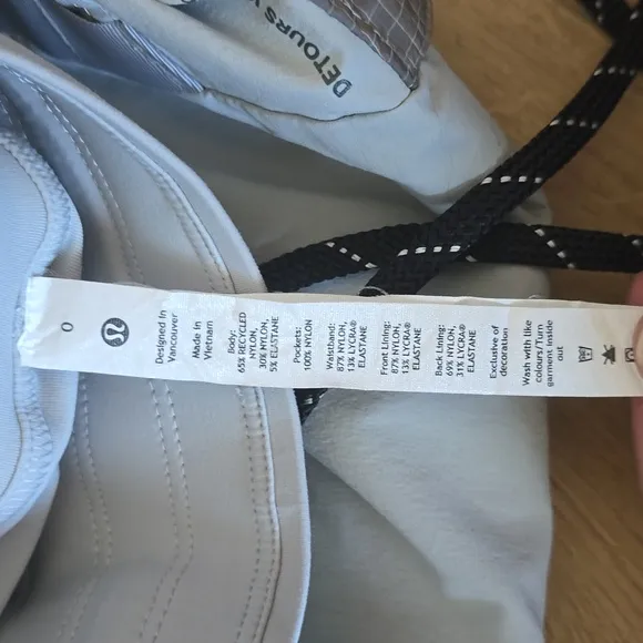 Lululemon Multi-Pocket Cargo High-Rise Hiking Skirt in Seal Grey