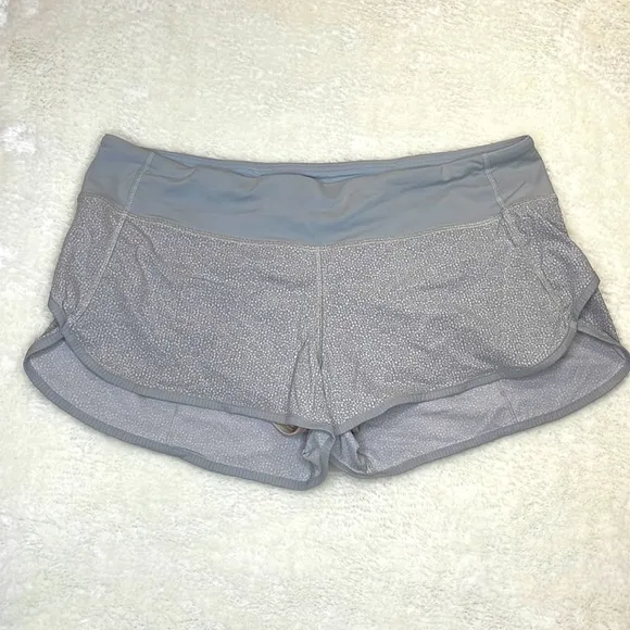 lululemon Speed Short Freckle Flower - Seal Grey Size 10