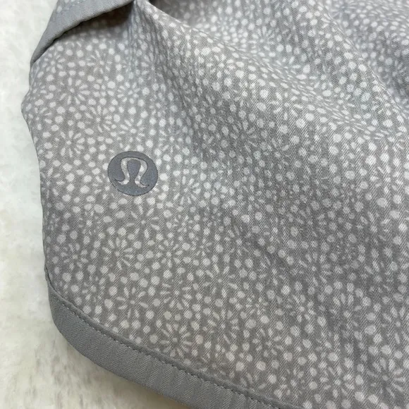 lululemon Speed Short Freckle Flower - Seal Grey Size 10