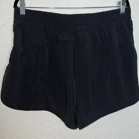 Lululemon Track That High-Rise Lined Short 3&quot; Size 16