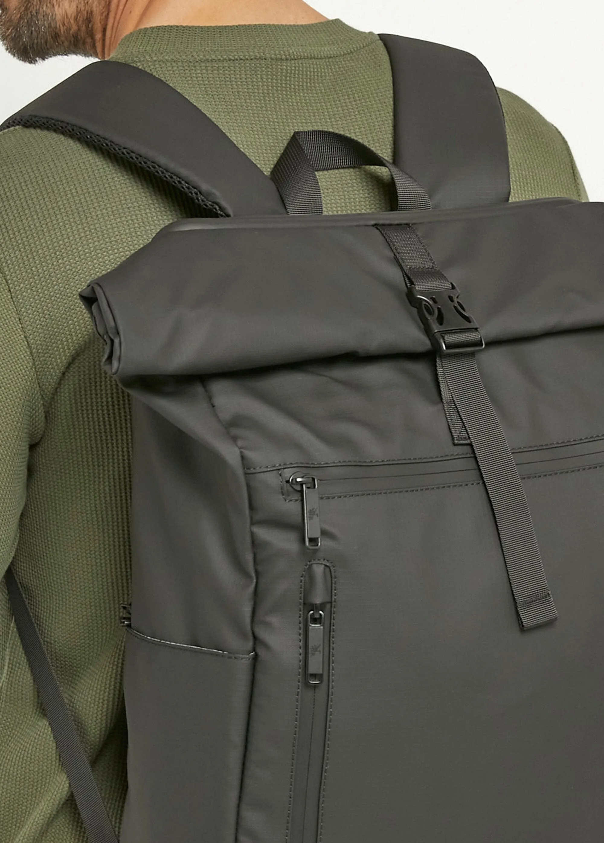 Multi-pocket zipped urban backpack