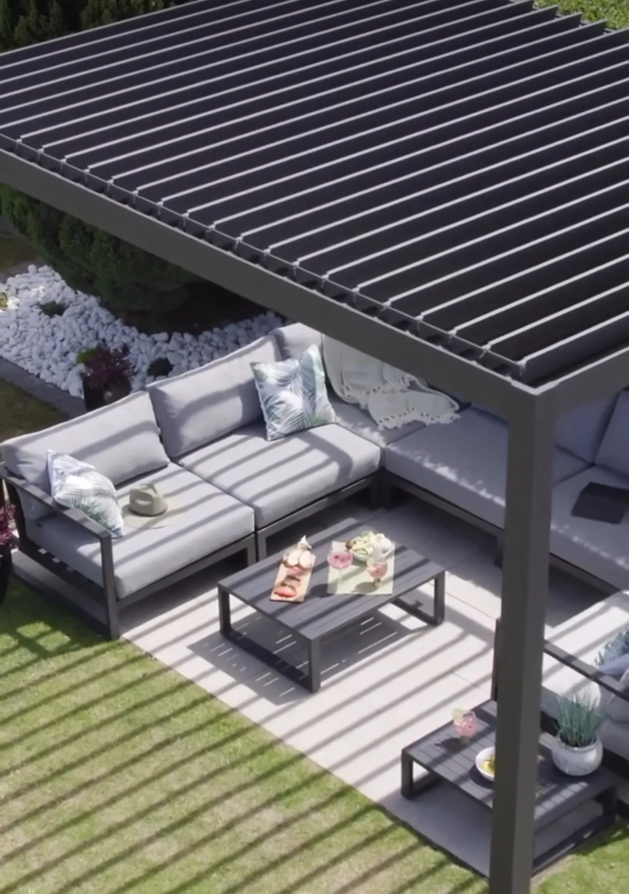 Nova Titan Aluminium Pergola - 5.3x 3m Pergola - Grey