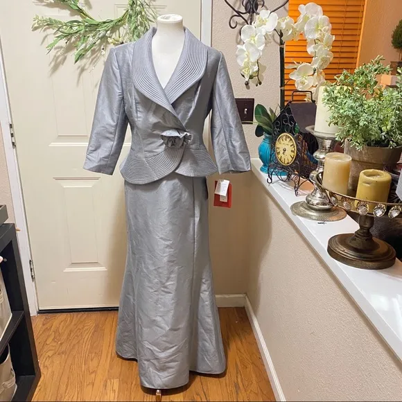 NWT Mother Of The Bride  JS Collection Gray Suit!!