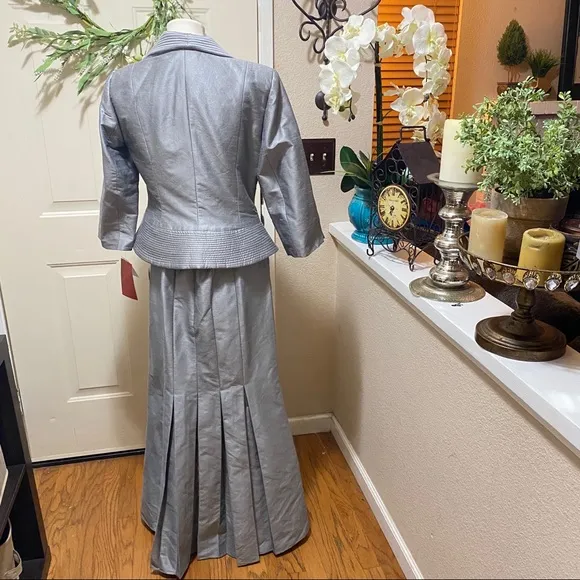 NWT Mother Of The Bride  JS Collection Gray Suit!!