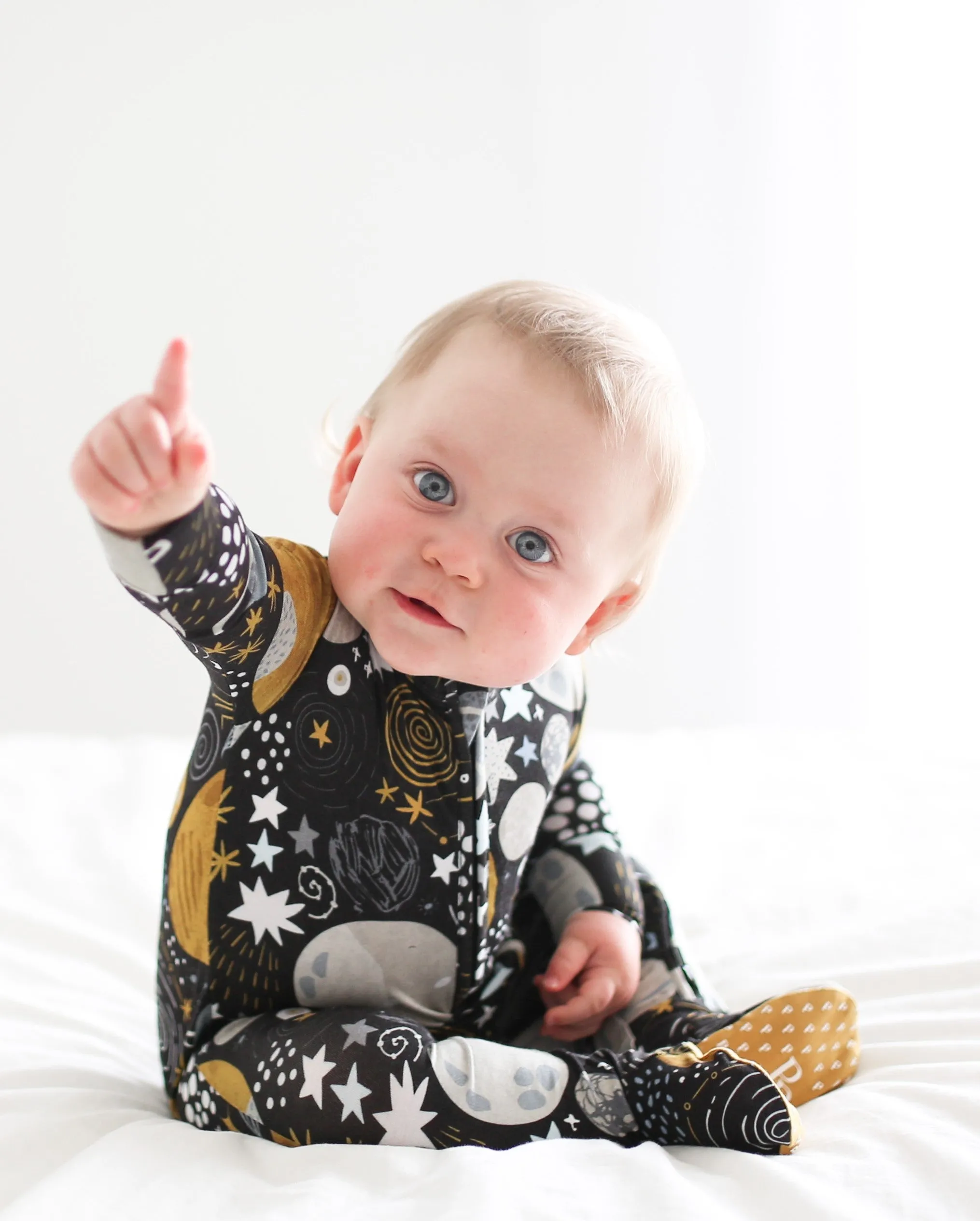 Posh Peanut Nova Zippered Footie