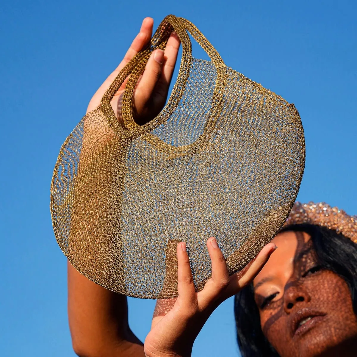 Sol Mesh Wire Handbag-Dark Gold