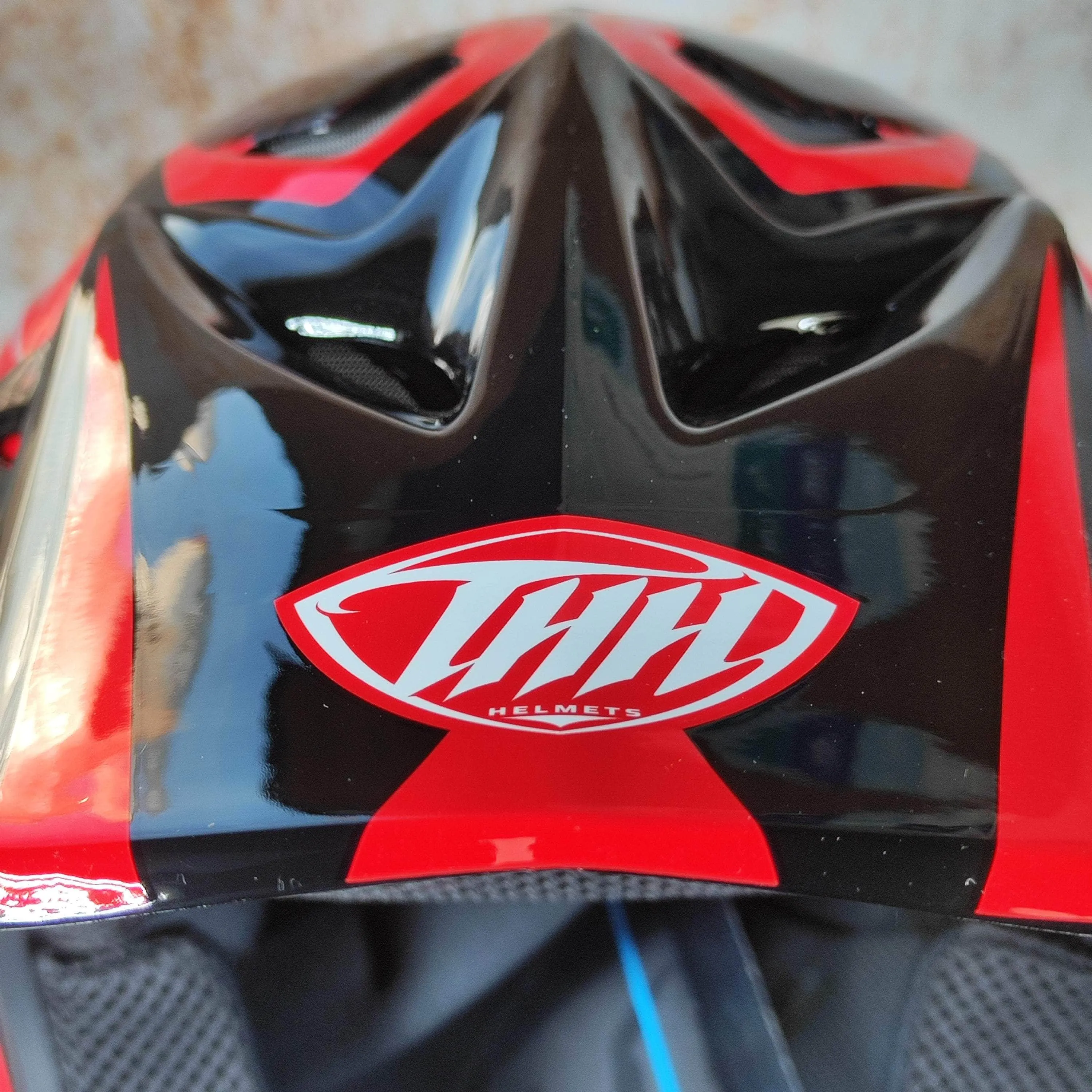 THH S2 Race Helmet Black / Red