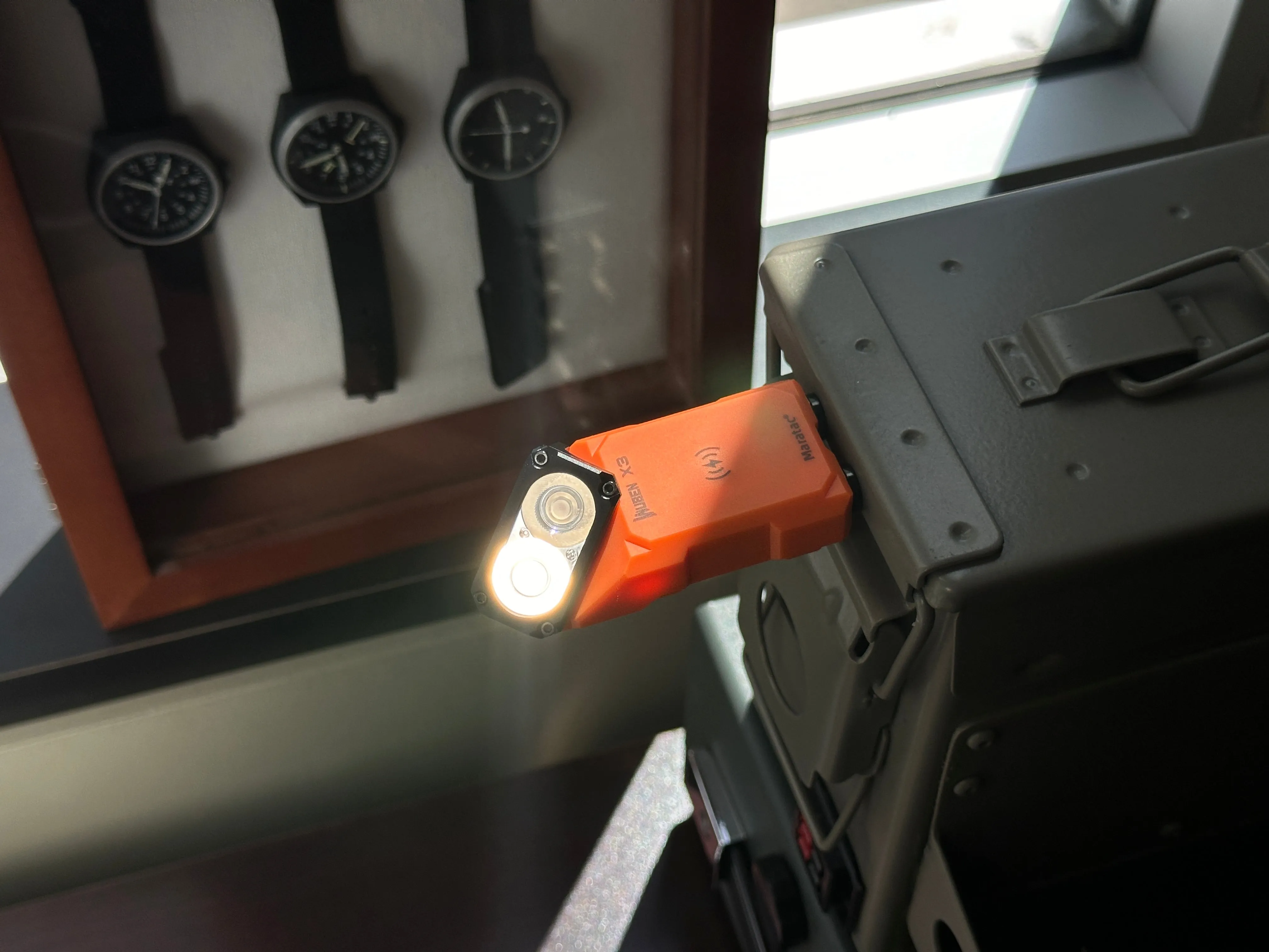 Wuben X3 Gen II - Beacon All-in-One Flashlight   ( Wireless ⚡️ Dock Included ) - CC Exclusive!